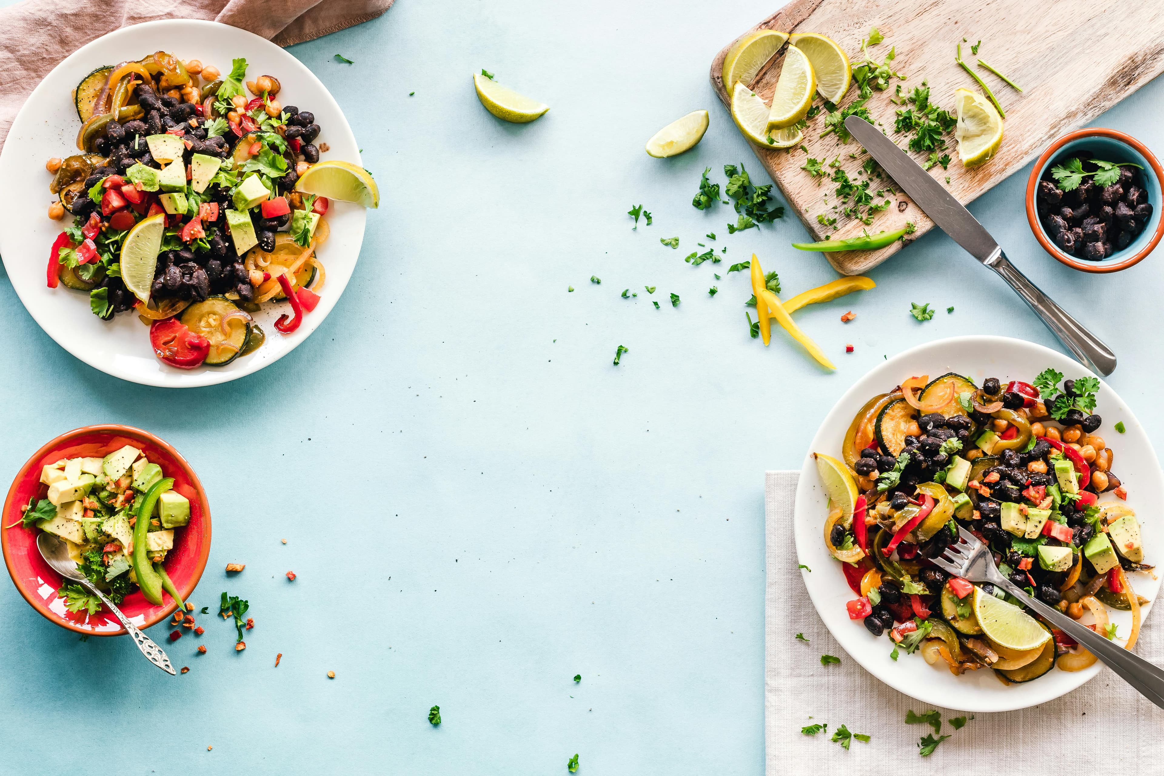 Colorful array of budget-friendly healthy meals perfect for Phoenix's desert climate, featuring Mexican-inspired dishes and heat-friendly ingredients